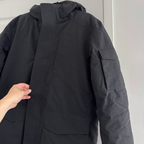 MENS Lululemon "Cold City" Parka in Black, size Small - Picture 6 of 12